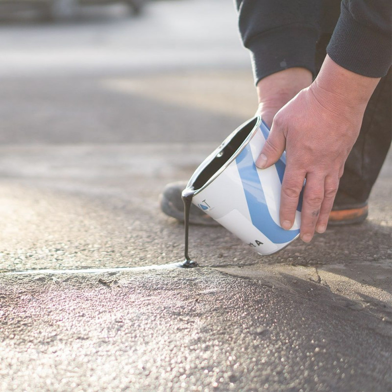 Resincoat Asphalt Crack Repair