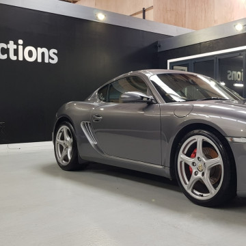 Showroom Floor Epoxy Resin Floor Paint